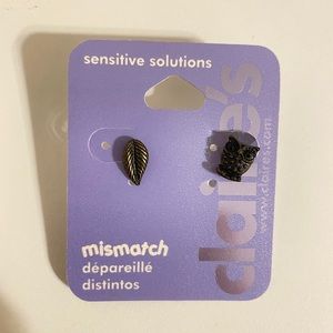 Claire’s Owl and Feather Mismatched Earrings